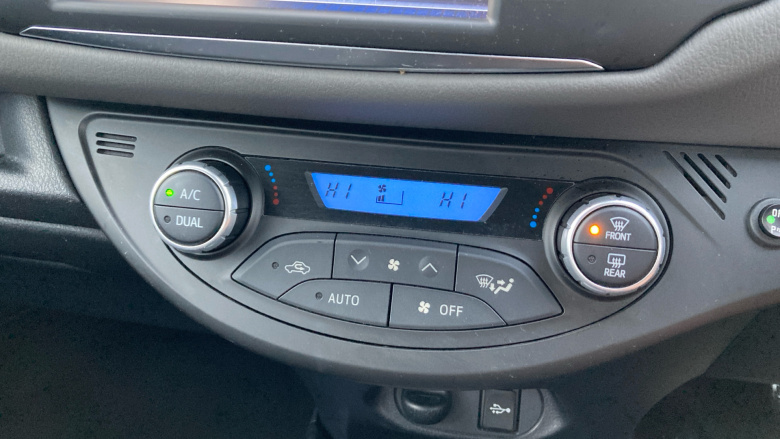 Toyota Yaris 1.5 Hybrid Icon Tech 5dr CVT Hybrid Hatchback